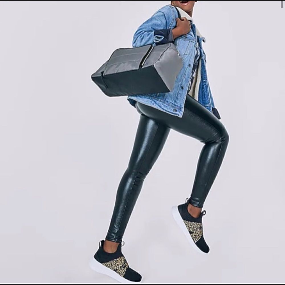 DSW Weekender Tote  - Picture 3 of 9